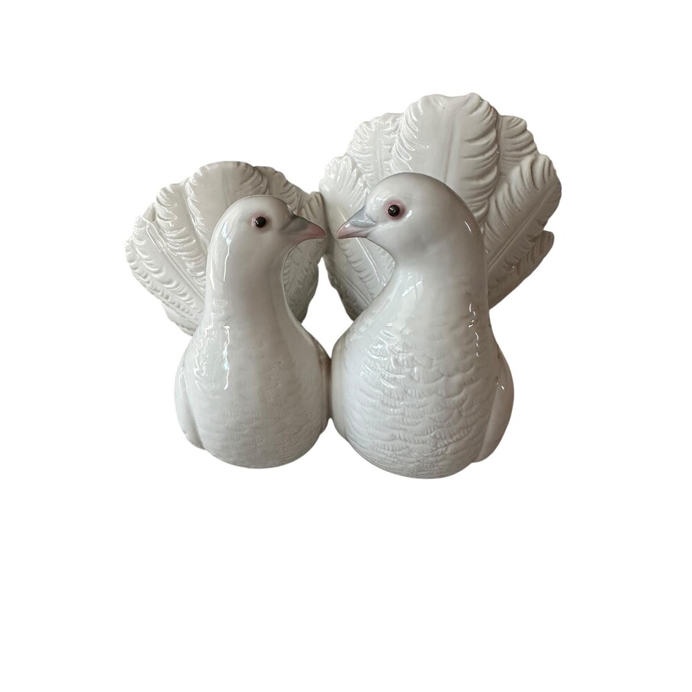 lladro Couple of Doves Figurine White Birds